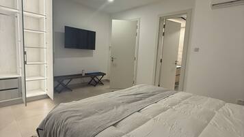 Condo, Balcony, City View | 2 bedrooms, iron/ironing board, free WiFi