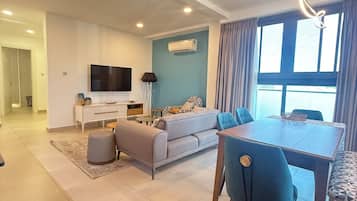 Condo, Balcony, City View | Living area