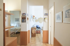 2 chambres, fer et planche à repasser, draps fournis
