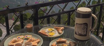 Lovely 4-bedroom villa with WiFi in New Tehri