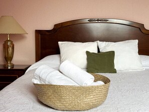 4 Schlafzimmer, Bügeleisen/Bügelbrett, Bettwäsche