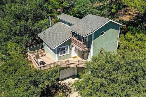 La Casa Alta/ Cozy mountain cabin with HOT TUB