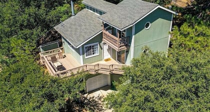 La Casa Alta/ Cozy mountain cabin with HOT TUB