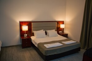 6 chambres, Wi-Fi, draps fournis