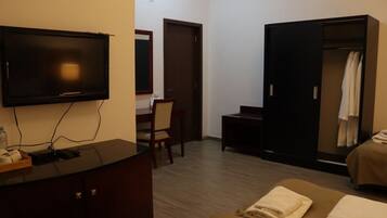 6 عدّة غرف نوم وواي فاي وملاءات أسرّة