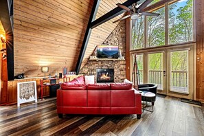 Smart-TV, Kamin, DVD-Player, Tischfußball