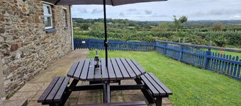 Welsh Coastal Cottage nr Llangrannog & New Quay with Donkeys & woodburner