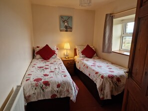 2 bedrooms, iron/ironing board, travel cot, free WiFi