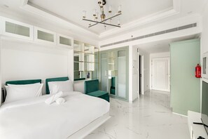 Desk, iron/ironing board, WiFi, bed sheets - Stylish Stay in Arjan in New Building with Pool (Dubai)