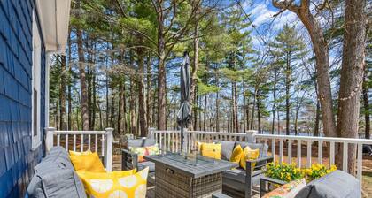 Riverfront Retreat in Wareham 6 bd+pet+gameroom