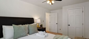 Riverfront Retreat in Wareham 6 bd+pet+gameroom