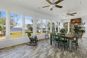 Dining - Waterfront 3 Bedroom Home (Sulphur)