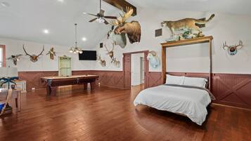 3 sovrum, skrivbord, strykjärn/strykbräda och wi-fi