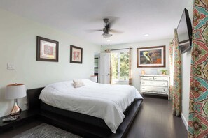 5 bedrooms, desk, iron/ironing board, WiFi