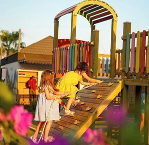 Außen-Kinderspielplatz