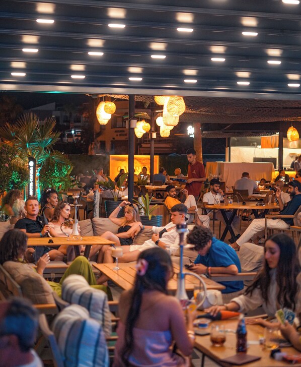 2 Restaurants, Frühstück, Mittagessen, Abendessen, mediterrane Küche