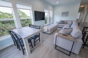 Smart TV - 15% OFF Remaining Winter Dates! Family-Friendly, (St. George Island)