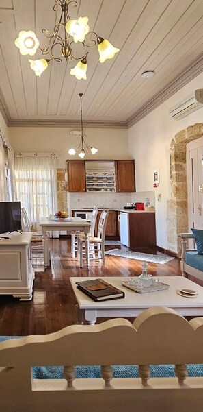 1 bedroom, Internet - Arhontiko Arhanes - Cretan Fairytale Gem With Pool (Archanes-Asterousia)