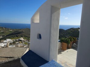 2 bedrooms, Internet - Amphora Aelia Gem - Akrotiri Seaview Getaway (Santorini)
