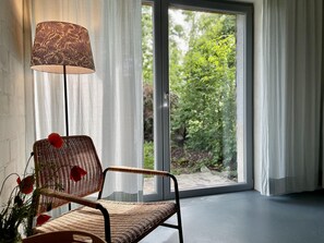 Luxury Apartment, 3 Bedrooms | Living room - Idyllischer Hof mit 5 Wohnungen Nahe des Saaler Boddens (Saal)