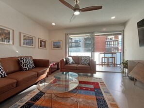 Smart TV - Modern Rambla Mercado Apartment recently removated with AC, balcony in Alicante (Alicante (Alacant))