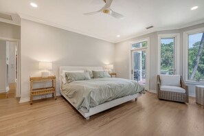 5 bedrooms, desk, iron/ironing board, free WiFi - Sunlight filled coastal getaway (Kiawah Island)