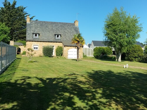 Vacation home with swimming pool near the Gulf. Walking distance to the sea.