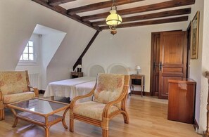 6 soverom, strykejern/-brett og wi-fi (inkludert)