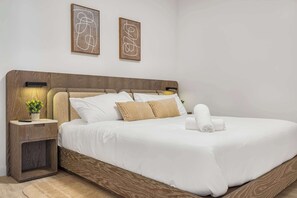 1 dormitorio, tabla de planchar con plancha, wifi y ropa de cama