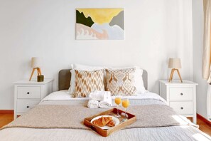1 Schlafzimmer, Schreibtisch, Bügeleisen/Bügelbrett, Reisekinderbett