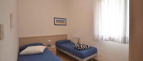 2 bedrooms, WiFi, bed sheets