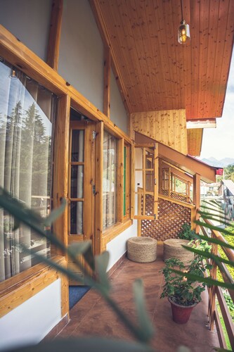 A tranquil resort located at Manali.

Our resort offers WiFi