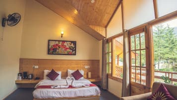 14 bedrooms, iron/ironing board, WiFi, bed sheets