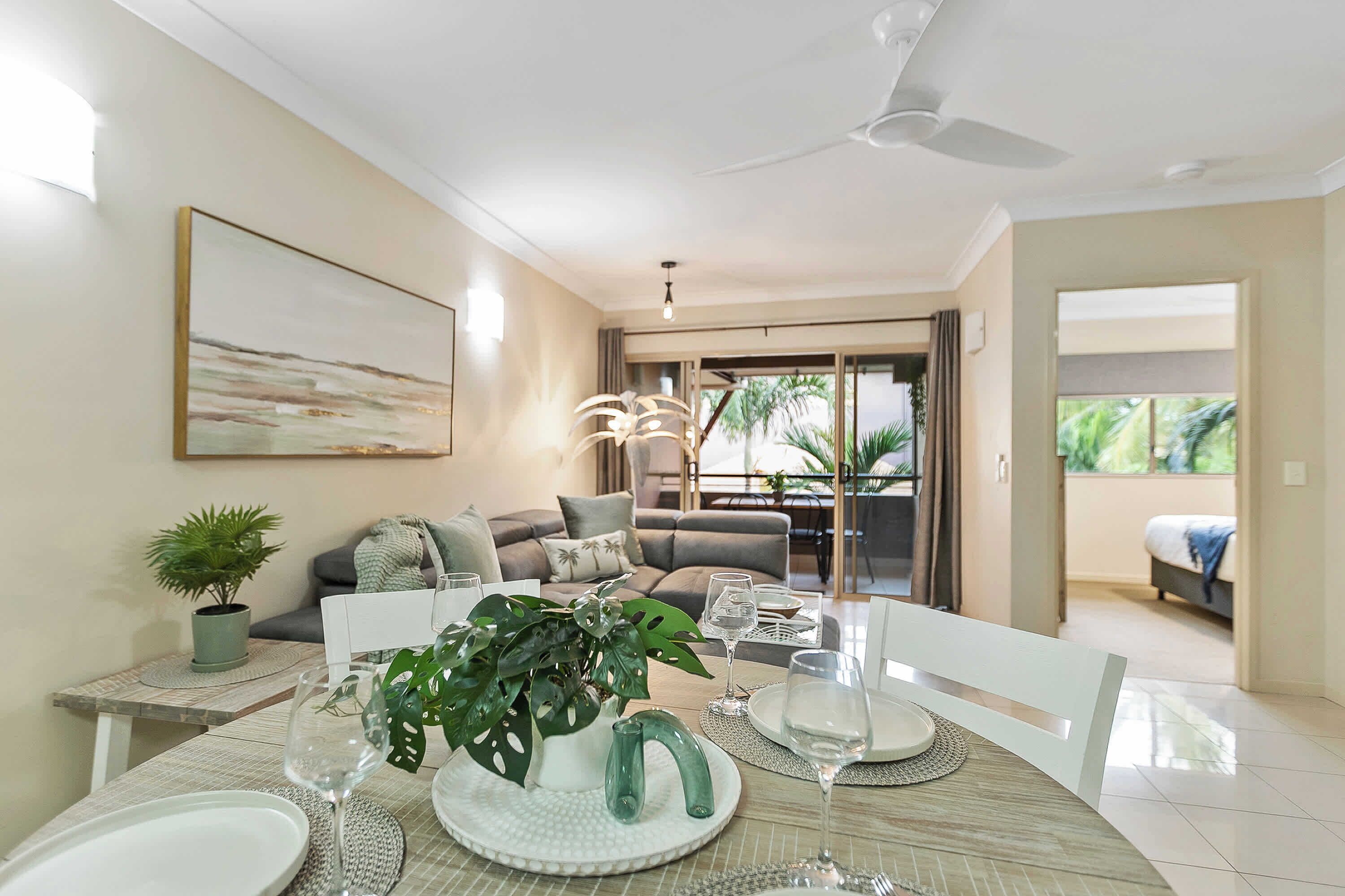 Tropical Apartment With Balcony And Resort Pools - Cairns