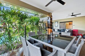 Unclassified image, 2 of 44, button