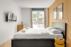 4 Schlafzimmer, Bügeleisen/Bügelbrett, Reisekinderbett, WLAN