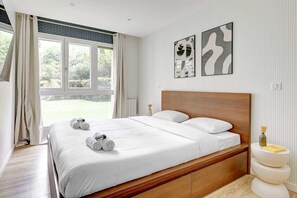 4 habitaciones, tabla de planchar con plancha, cuna de viaje y wifi