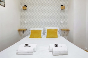 1 bedroom, iron/ironing board, travel cot, WiFi