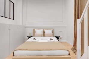 2 Schlafzimmer, Schreibtisch, Bügeleisen/Bügelbrett, Reisekinderbett