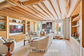 Televisie en een kantoor