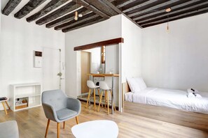1 quarto, berço de viagem, Wi-Fi, roupa de cama