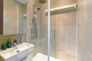Shower, shampoo - Splendeur et Espace au Coeur du Marais (Paris)