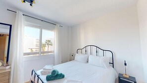 2 habitaciones, tabla de planchar con plancha y wifi gratis 