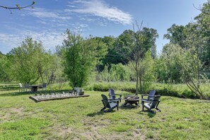 Interior - On-site Creek Access: Pet-friendly Cosby Cabin! (Cosby)
