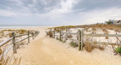 Steps to Surf City Beach: Pet-friendly Cottage!