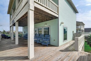 Front of property - 1 Block to Shore: Crystal Beach Gem, Deck & Views (Port Bolivar)