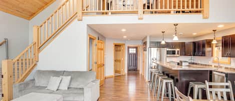 House (3 Bedrooms) | Interior