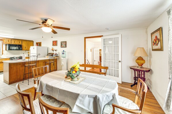 House (5 Bedrooms) | Front of property - Spacious Home Half-mi to Oaklawn: WFH Friendly! (Hot Springs)