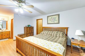 House (5 Bedrooms) | Interior - Spacious Home Half-mi to Oaklawn: WFH Friendly! (Hot Springs)