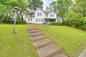 Interior - Spacious Home Half-mi to Oaklawn: WFH Friendly! (Hot Springs)